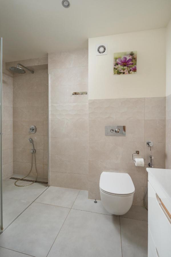 Ferienwohnung Apartament Albatros 75M Z Ogrodkiem Warschau Exterior foto
